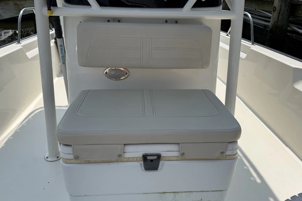 Photo of the 2020 Boston Whaler 190 Montauk
