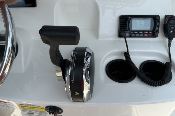 19ft Boston Whaler Yacht For Sale