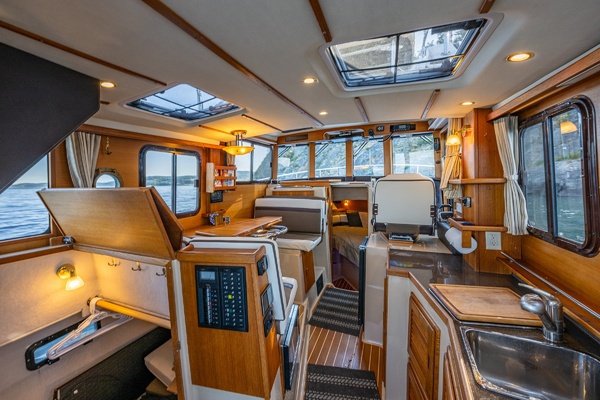 Cadence 31ft Ranger Tugs Yacht For Sale