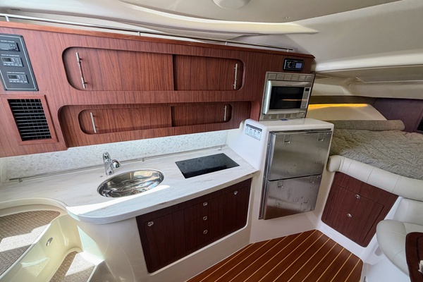 TRIPLE NET 37ft Grady White Yacht For Sale