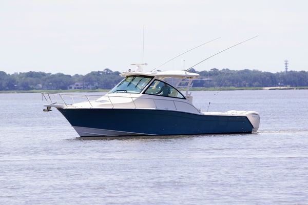 TRIPLE NET 37ft Grady White Yacht For Sale