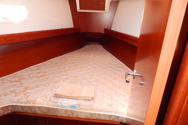Mirage 37ft Beneteau Yacht For Sale