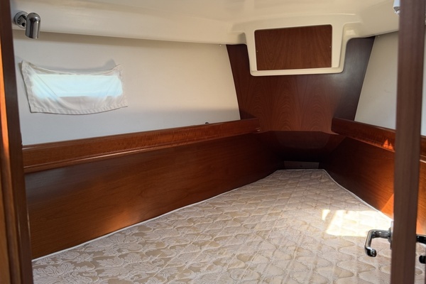 Mirage 37ft Beneteau Yacht For Sale