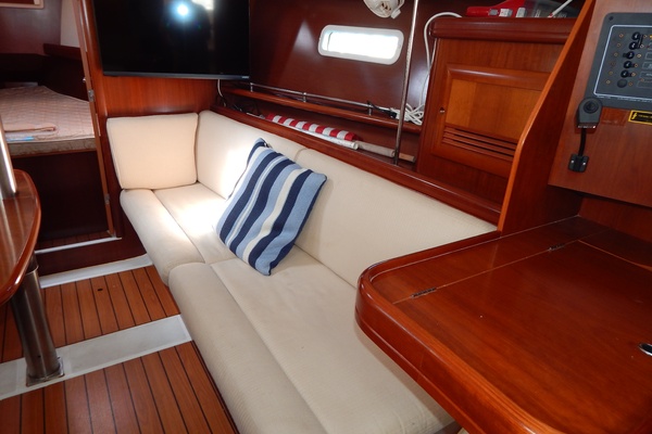 Mirage 37ft Beneteau Yacht For Sale