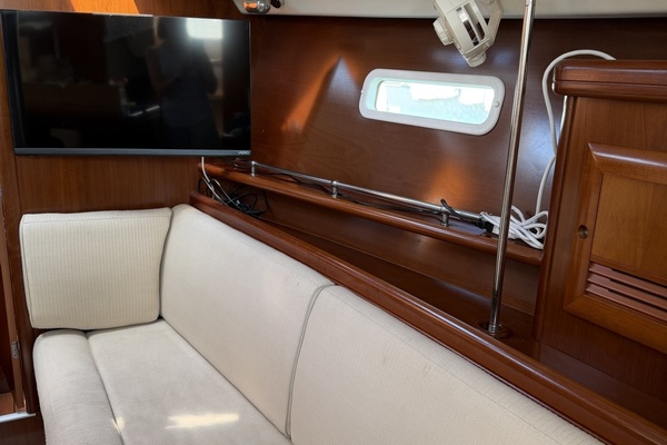 Mirage 37ft Beneteau Yacht For Sale