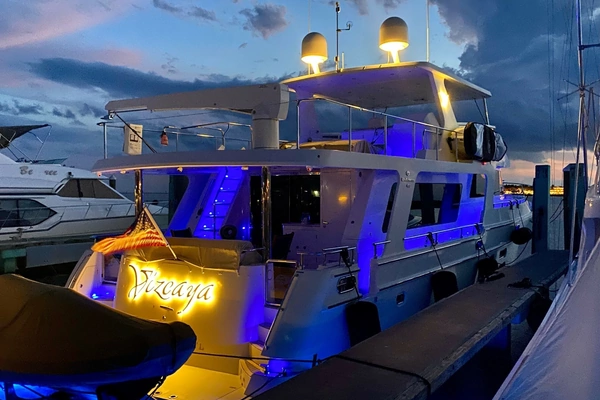 2015 Hampton 65