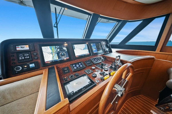 2015 Hampton 65