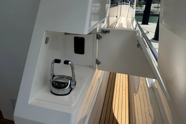 2015 Hampton 65