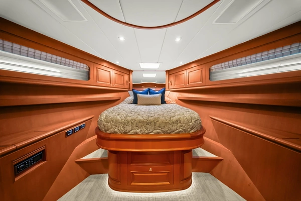 2015 Hampton 65