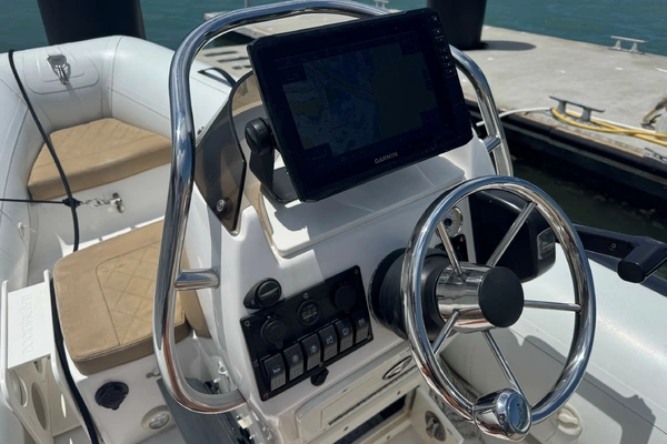 2015 Hampton 65