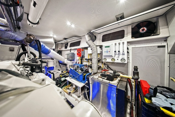 2015 Hampton 65