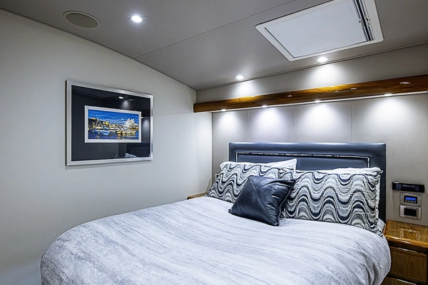 2011 Viking 76