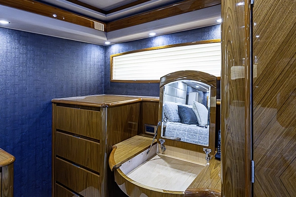2011 Viking 76