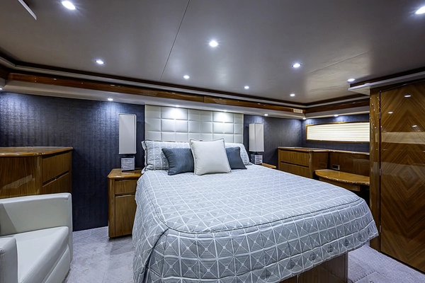 2011 Viking 76