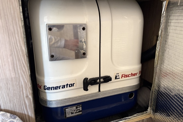 2018 Hanse 455 Fisher Panda generator