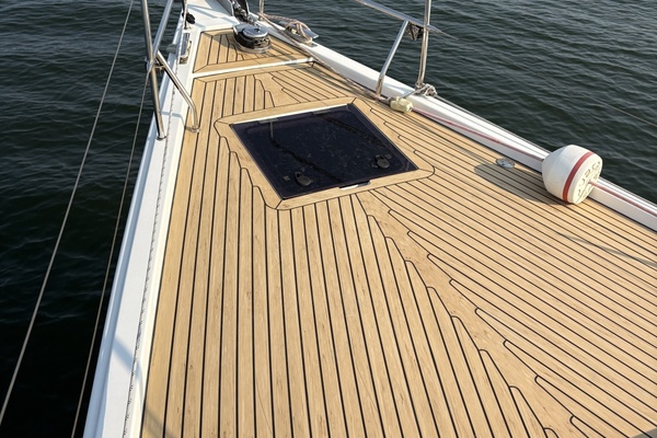 2018 Hanse 455 foredeck