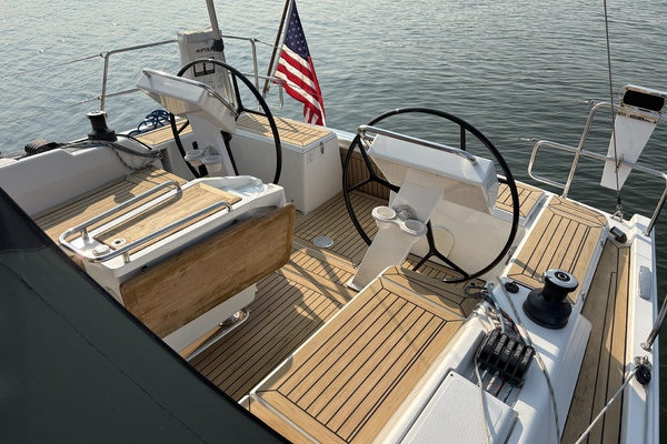 2018 Hanse 455 cockpit