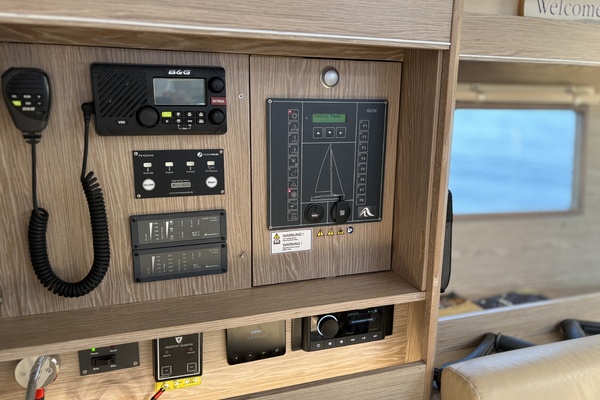 2018 Hanse 455 nav desk