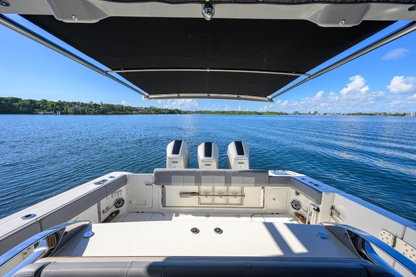 Boston Whaler Outrage Yacht For Sale