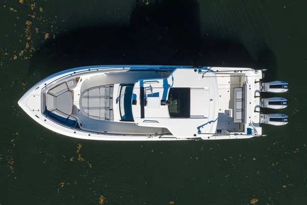 Boston Whaler Outrage Yacht For Sale
