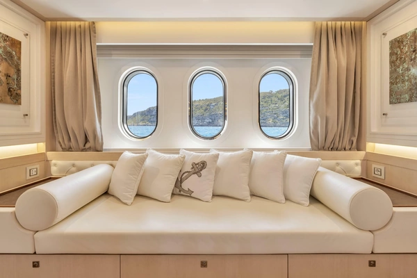 Cerri Cantieri Navali Custom 31 Hybrid Yacht For Sale