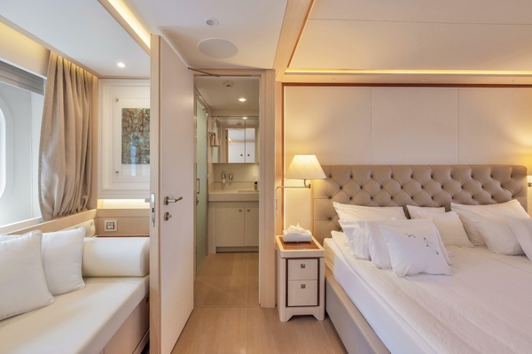 VANADIS 102ft Cerri Cantieri Navali Yacht For Sale