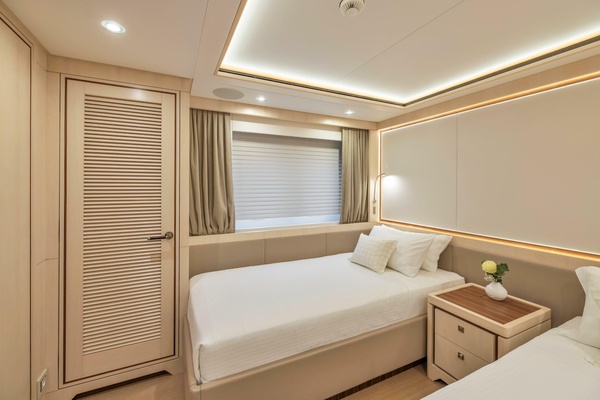 VANADIS 102ft Cerri Cantieri Navali Yacht For Sale