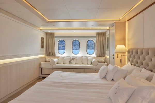 Cerri Cantieri Navali Custom 31 Hybrid Yacht For Sale