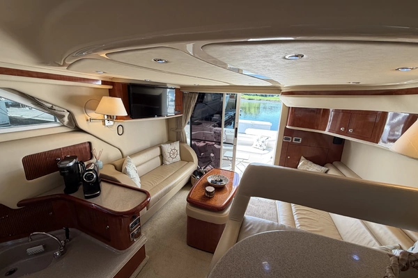 Sea Ray 400 Sedan Bridge Yacht For Sale