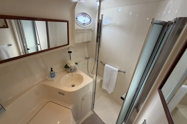 Sea Ray 400 Sedan Bridge Yacht For Sale