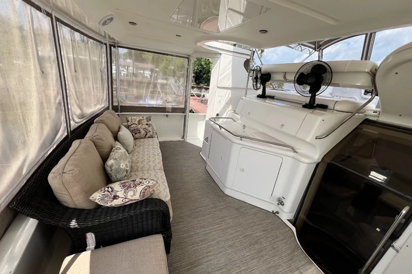 Photo of the 1999 Sea Ray 370 AC