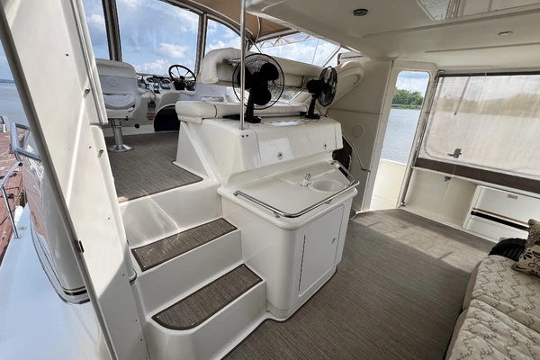 Photo of the 1999 Sea Ray 370 AC