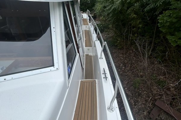 Mainship 430 Yacht For Sale