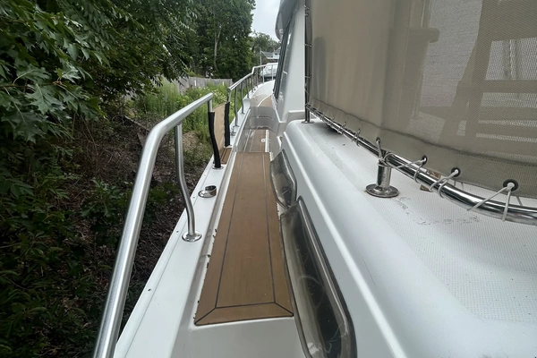 Mainship 430 Yacht For Sale