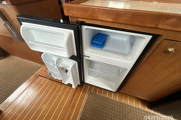 Mainship 430 Yacht For Sale