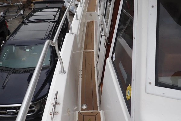 Mainship 430 Yacht For Sale