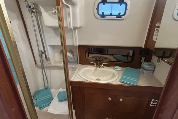 Mainship 430 Yacht For Sale