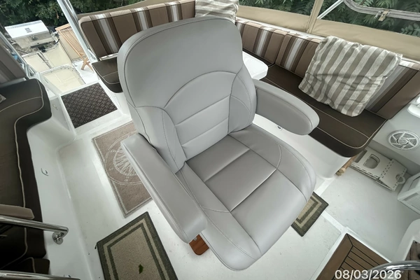 Mainship 430 Yacht For Sale