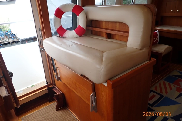 Mainship 430 Yacht For Sale