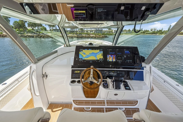 HCB 56 Sueños Yacht For Sale