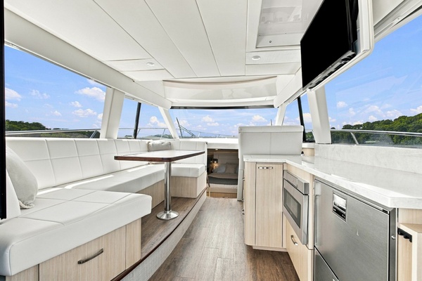 M amp M 42ft Regal Yacht For Sale
