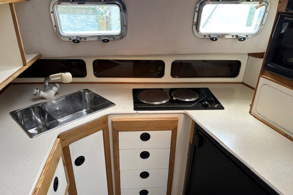 35ft Albin Yacht For Sale