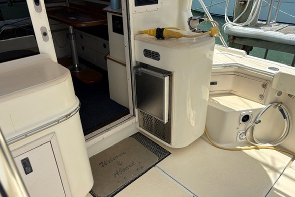 35ft Albin Yacht For Sale
