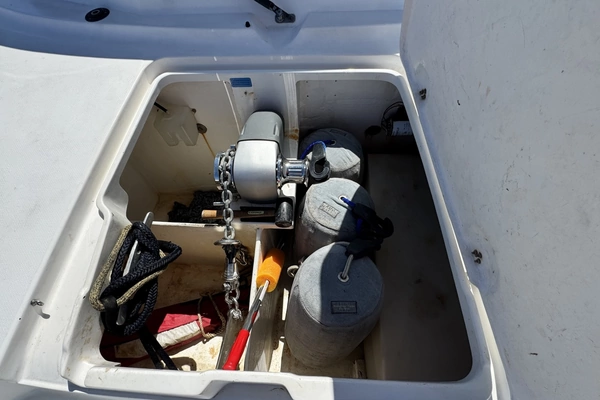 2005 Fountaine Pajot 37