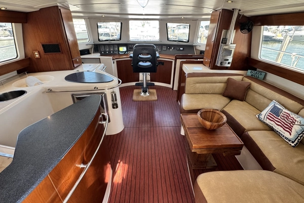 2005 Fountaine Pajot 37