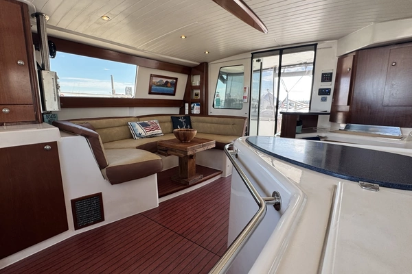 2005 Fountaine Pajot 37