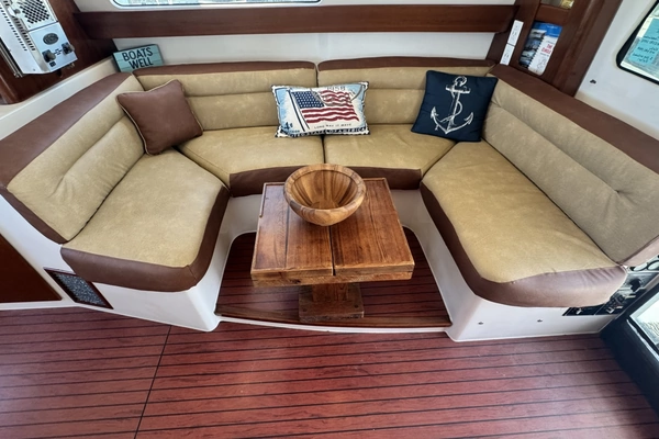 2005 Fountaine Pajot 37