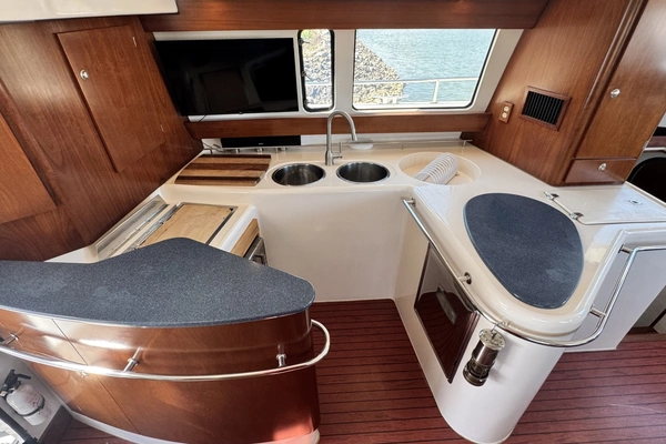 2005 Fountaine Pajot 37