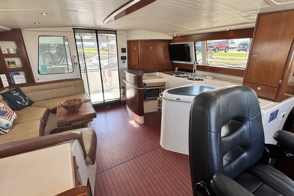 2005 Fountaine Pajot 37