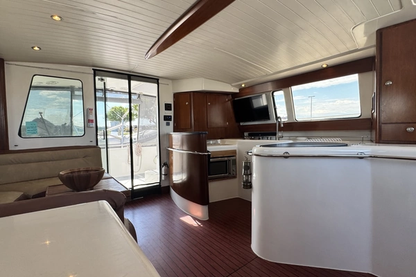 2005 Fountaine Pajot 37